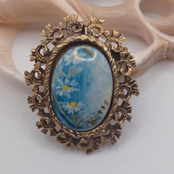 Daisy Forget Me Not Handpainted Brooch/Pendant - Picture 3 of 5